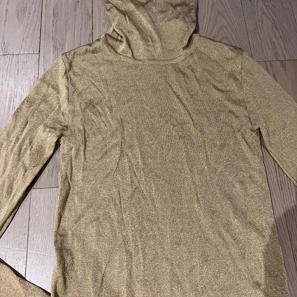 Sparkly gold turtleneck